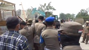 Kericuhan Warnai Pembongkaran Ratusan Bangunan Liar di Cikarang Utara
