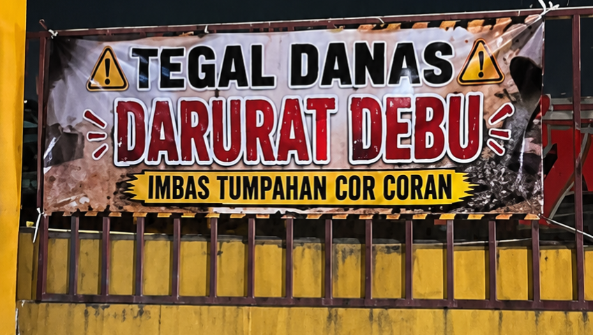 Warga Tegal Danas Bentangkan Spanduk “Darurat Debu”, Desak Penanganan Polusi Truk Molen