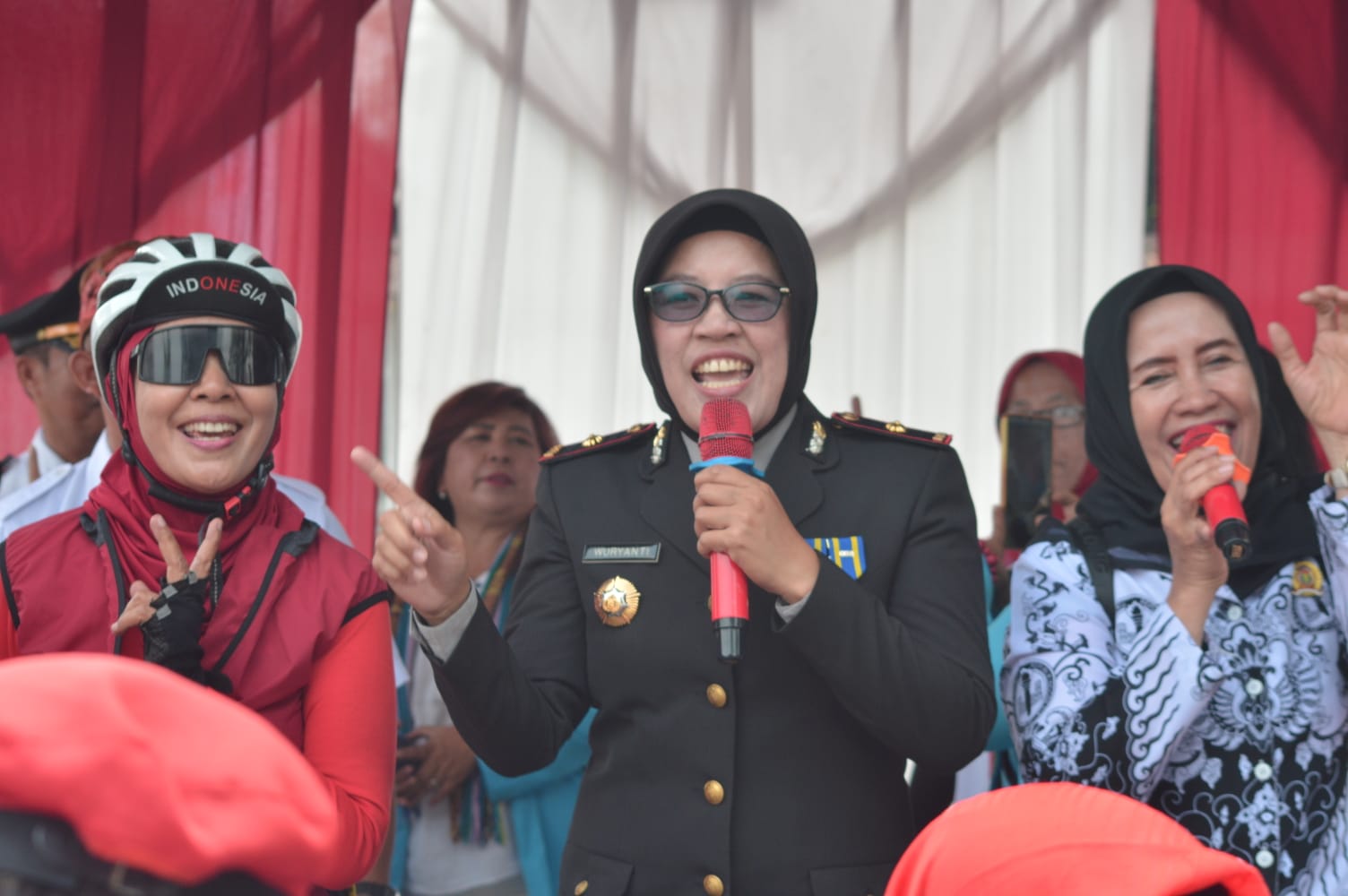 Kompol Wuryanti Kapolsek Penggiat Sampah di Tambun Selatan, Pamit Bertugas Ditempat Yang Baru